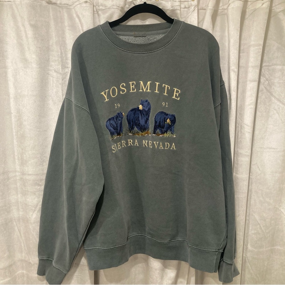 Brandy Melville Yosemite Crewneck